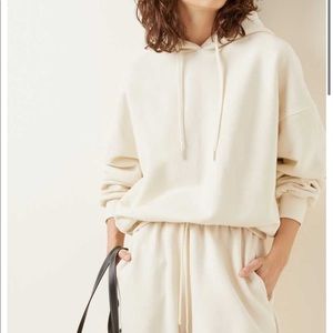 The Frankie Shop
Vanessa Padded-Shoulder Hoodie